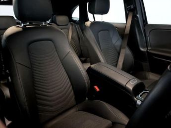 MERCEDES-BENZ GLA 1.3 GLA200h MHEV Sport (Executive) SUV 5dr Petrol Hybrid 7G-DCT 