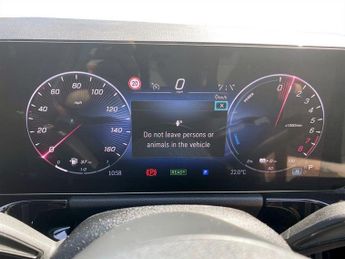 MERCEDES-BENZ GLA 1.3 GLA250e 15.6kWh AMG Line (Premium) SUV 5dr Petrol Plug-in Hy