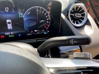 MERCEDES-BENZ GLA 1.3 GLA250e 15.6kWh AMG Line (Premium) SUV 5dr Petrol Plug-in Hy