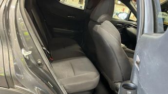 TOYOTA C-HR 1.8 VVT-h Design SUV 5dr Petrol Hybrid CVT Euro 6 (s/s) (122 ps)