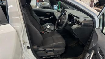 TOYOTA COROLLA 1.8 VVT-h GPF Icon Tech Hatchback 5dr Petrol Hybrid CVT Euro 6 (