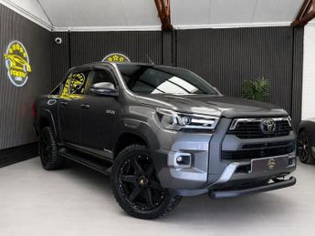 Toyota Hi Lux 2.8 D-4D Invincible X Pickup Double Cab 4dr Diesel Manual 4WD Eu