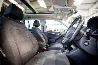 VOLKSWAGEN TIGUAN 2.0 TDI BlueMotion Tech Match SUV 5dr Diesel DSG 4WD Euro 5 (s/s