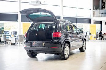 VOLKSWAGEN TIGUAN 2.0 TDI BlueMotion Tech Match SUV 5dr Diesel DSG 4WD Euro 5 (s/s