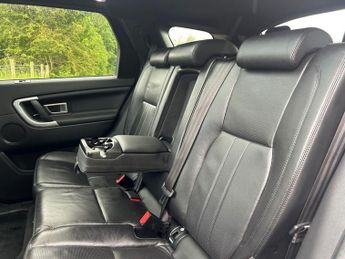 LAND ROVER DISCOVERY SPORT 2.0 TD4 Landmark SUV 5dr Diesel Auto 4WD Euro 6 (s/s) (180 ps)