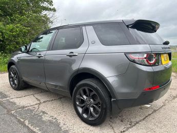 LAND ROVER DISCOVERY SPORT 2.0 TD4 Landmark SUV 5dr Diesel Auto 4WD Euro 6 (s/s) (180 ps)
