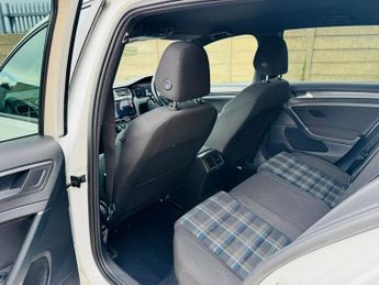 VOLKSWAGEN GOLF 1.4 TSI 8.7kWh GTE Advance Hatchback 5dr Petrol Plug-in Hybrid D
