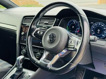 VOLKSWAGEN GOLF 1.4 TSI 8.7kWh GTE Advance Hatchback 5dr Petrol Plug-in Hybrid D