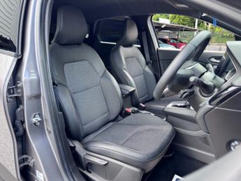 RENAULT CAPTUR 1.6 E-TECH Rive Gauche SE Hybrid 5dr - ONE OWNER