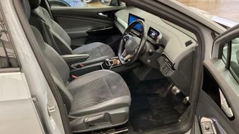 VOLKSWAGEN ID.4 Pure 52kWh Life SUV 5dr Electric Auto (148 ps)