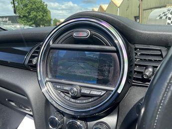 MINI CONVERTIBLE 1.5 Cooper D Convertible 2dr Diesel Auto Euro 6 (s/s) (116 ps)