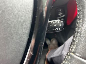 TOYOTA AYGO 1.0 VVT-i x-play Hatchback 5dr Petrol Manual Euro 5 Euro 5 (68 p