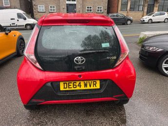 TOYOTA AYGO 1.0 VVT-i x-play Hatchback 5dr Petrol Manual Euro 5 Euro 5 (68 p