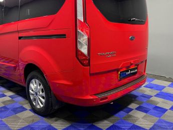 FORD TOURNEO CUSTOM 1.0 320 EcoBoost 13.6kWh Titanium Minibus Double Cab 5dr Petrol 