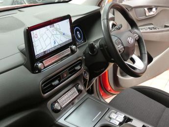 HYUNDAI KONA 64kWh Premium SUV 5dr Electric Auto (10.5kW Charger) (204 ps)