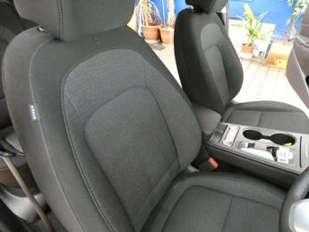 HYUNDAI KONA 64kWh Premium SUV 5dr Electric Auto (10.5kW Charger) (204 ps)