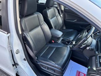 HONDA CR-V 2.0 i-VTEC EX SUV 5dr Petrol 4WD Auto Euro 6 (155 ps)