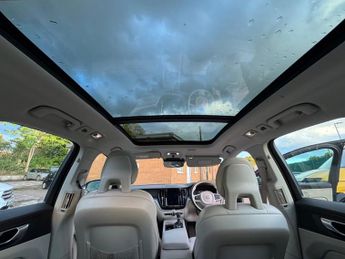 VOLVO XC60 2.0 D4 Momentum SUV 5dr Diesel Auto AWD Euro 6 (s/s) (190 ps)