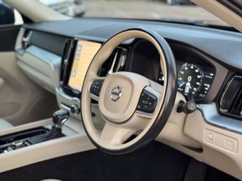 VOLVO XC60 2.0 D4 Momentum SUV 5dr Diesel Auto AWD Euro 6 (s/s) (190 ps)