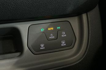 VOLKSWAGEN ID BUZZ Pro 77kWh Commerce Panel Van 5dr Electric Auto (204 ps) Front / 