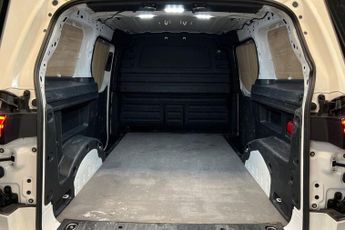 VOLKSWAGEN ID BUZZ Pro 77kWh Commerce Panel Van 5dr Electric Auto (204 ps) Front / 
