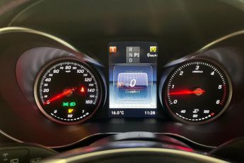 MERCEDES-BENZ GLC 3.0 GLC350d V6 AMG Line (Premium Plus) SUV 5dr Diesel G-Tronic 4