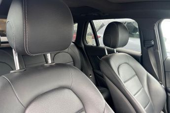 MERCEDES-BENZ GLC 3.0 GLC350d V6 AMG Line (Premium Plus) SUV 5dr Diesel G-Tronic 4