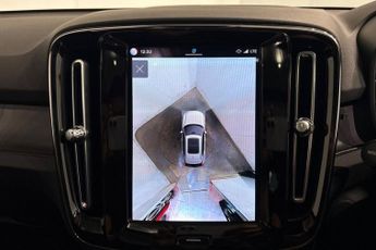 VOLVO XC40 Recharge 69kWh Ultimate SUV 5dr Electric Auto (231 ps) Panoramic