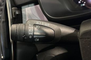 VOLVO XC40 Recharge 69kWh Ultimate SUV 5dr Electric Auto (231 ps) Panoramic
