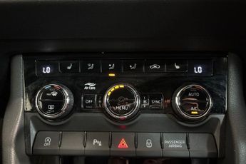 SKODA KAROQ 1.5 TSI ACT SportLine SUV 5dr Petrol DSG Euro 6 (s/s) (150 ps) P