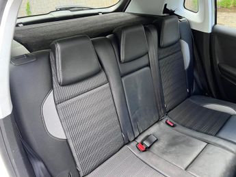 PEUGEOT 2008 1.6 e-HDi Allure SUV 5dr Diesel EGC Euro 5 (s/s) (92 ps)