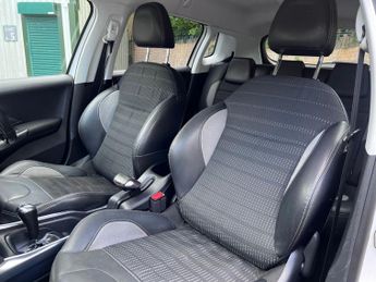 PEUGEOT 2008 1.6 e-HDi Allure SUV 5dr Diesel EGC Euro 5 (s/s) (92 ps)