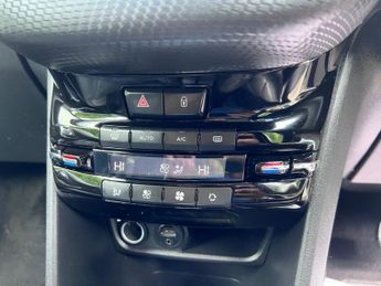 PEUGEOT 2008 1.6 e-HDi Allure SUV 5dr Diesel EGC Euro 5 (s/s) (92 ps)