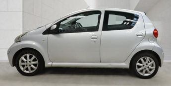 TOYOTA AYGO 1.0 VVT-i Platinum Hatchback 5dr Petrol Manual Euro 4 (67 bhp)