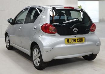 TOYOTA AYGO 1.0 VVT-i Platinum Hatchback 5dr Petrol Manual Euro 4 (67 bhp)