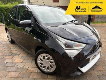 Toyota AYGO 1.0 VVT-i x-play Hatchback 5dr Petrol Manual Euro 6 (71 ps)