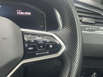 VOLKSWAGEN TIGUAN 1.4 TSI 13kWh R-Line SUV 5dr Petrol Plug-in Hybrid DSG Euro 6 (s