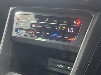 VOLKSWAGEN TIGUAN 1.4 TSI 13kWh R-Line SUV 5dr Petrol Plug-in Hybrid DSG Euro 6 (s