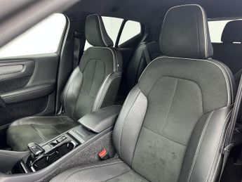 VOLVO XC40 2.0 T5 R-Design SUV 5dr Petrol Auto AWD Euro 6 (s/s) (247 ps)