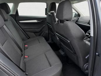 SKODA KAROQ 1.5 TSI ACT SE Drive SUV 5dr Petrol DSG Euro 6 (s/s) (150 ps)