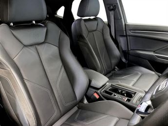 AUDI Q3 2.0 TFSI 40 S line Sportback 5dr Petrol S Tronic quattro Euro 6 