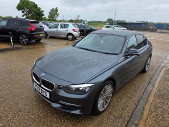 BMW 3 SERIES 3.0 330d Luxury Saloon 4dr Diesel Auto Euro 5 (s/s) (258 ps)