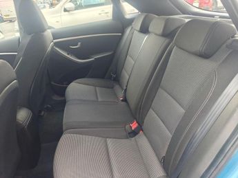 HYUNDAI I30 1.6 CRDi Active Hatchback 5dr Diesel Auto Euro 5 (110 ps)