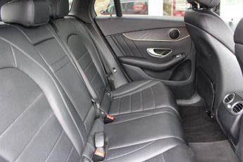 MERCEDES-BENZ GLC 2.1 GLC220d AMG Line SUV 5dr Diesel G-Tronic 4MATIC Euro 6 (s/s)