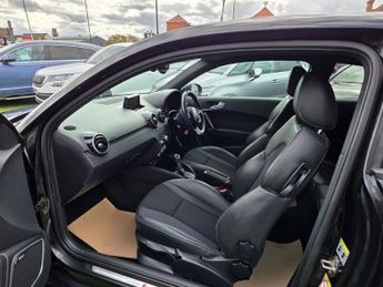 AUDI A1 1.4 TFSI CoD Black Edition Hatchback 3dr Petrol S Tronic Euro 5 