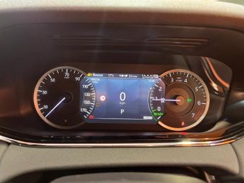 LAND ROVER RANGE ROVER EVOQUE 1.5 P300e 12.2kWh R-Dynamic SE SUV 5dr Petrol Plug-in Hybrid Aut