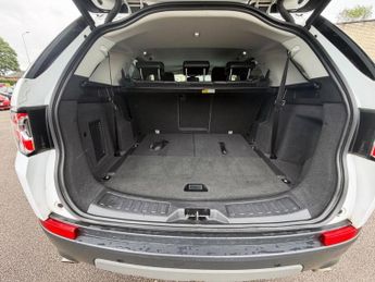 LAND ROVER DISCOVERY SPORT 2.0 TD4 SE Tech SUV 5dr Diesel Auto 4WD Euro 6 (s/s) (180 ps) NA