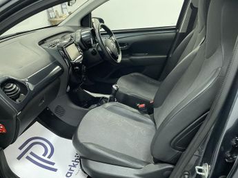 TOYOTA AYGO 1.0 VVT-i x-pression x-wave 5dr Petrol Manual Euro 5 Euro 5 (68 
