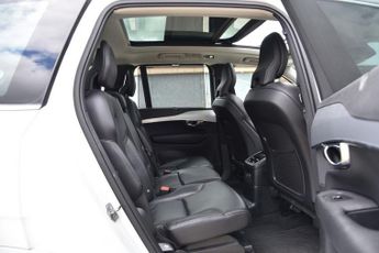 VOLVO XC90 2.0h T8 Twin Engine 10.4kWh Momentum SUV 5dr Petrol Plug-in Hybr