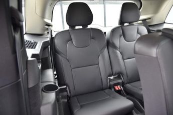 VOLVO XC90 2.0h T8 Twin Engine 10.4kWh Momentum SUV 5dr Petrol Plug-in Hybr